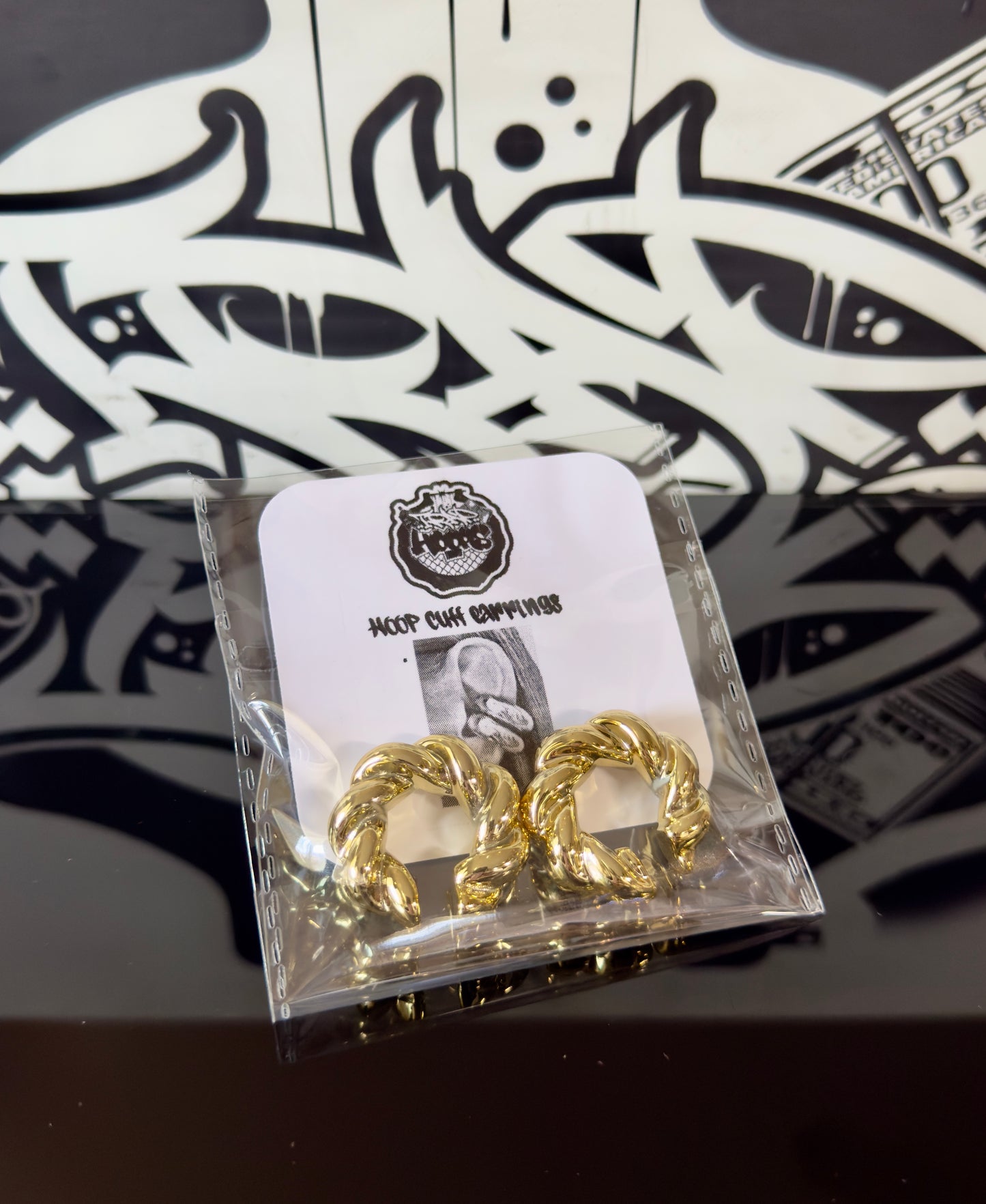 HOOP CUFFS